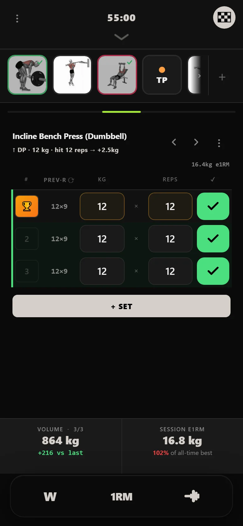 Double progression on incline dumbbell press in Durata: 3 sets of 12, with the rule to add 2.5 kg shown