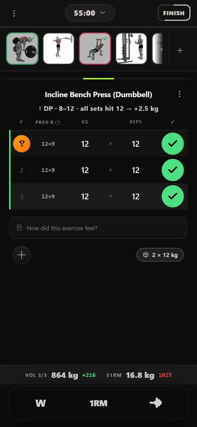 Double progression on incline dumbbell press in Durata: 3 sets of 12, with the rule to add 2.5 kg shown